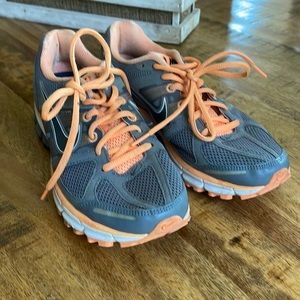 Nike tennis shoes fit soles